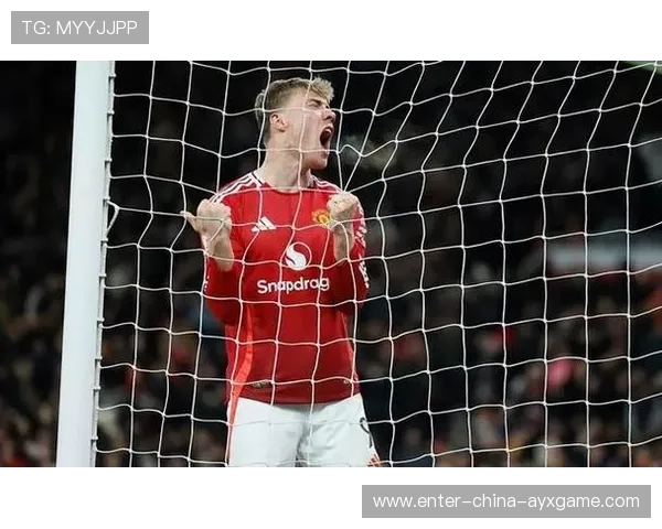 曼联横向拉扯防守，加纳乔抢点弹射入网